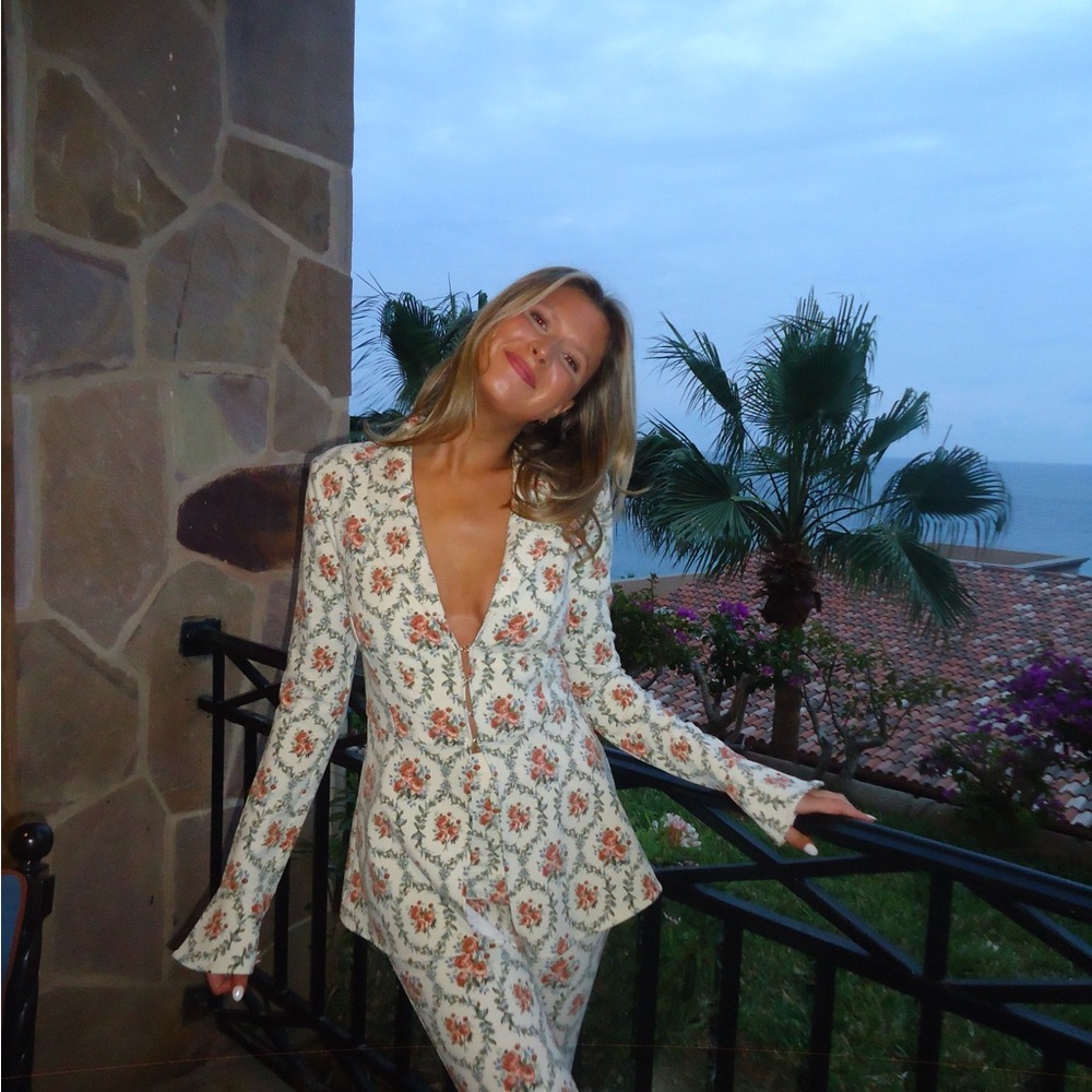 Meet your Posher, Caroline